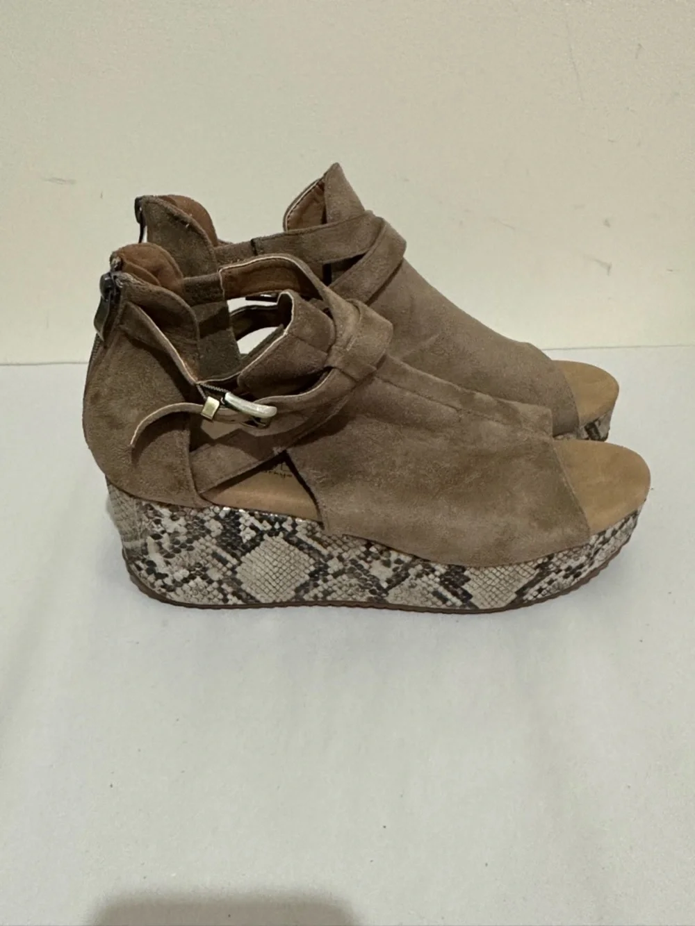 Corky’s Size 10 Westbrook Taupe Snakeskin Print Platform Sandals